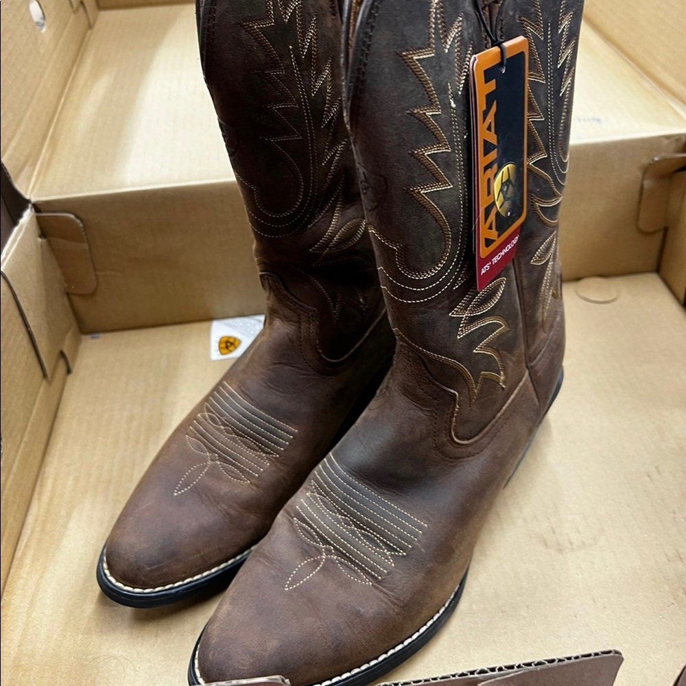NEW ariat cowboy boots